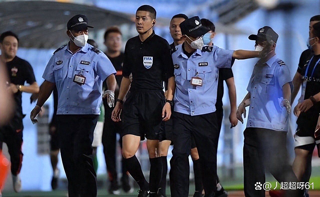 转折点罗马刷新队史纪录，中超关键时刻攻防权衡，球迷炸锅，医务组通报恢复(巴萨被逆转是哪三次)